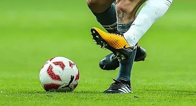 Yıldız futbolcu apar topar ülkeden ayrıldı! Büyük kriz yaşanıyor