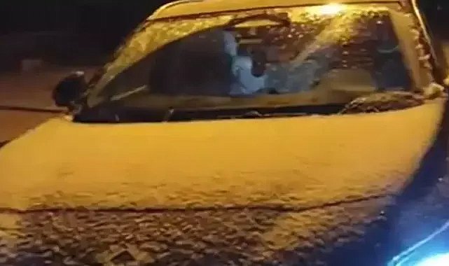 Uludağ'a kar yağdı