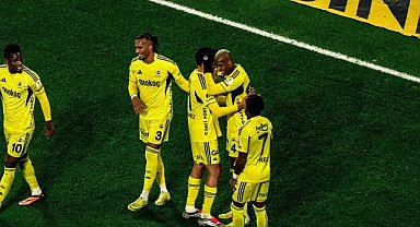 Kadıköy'de Gol Şöleni: Fenerbahçe, Konyaspor'u 9 Dakikada Çözdü!