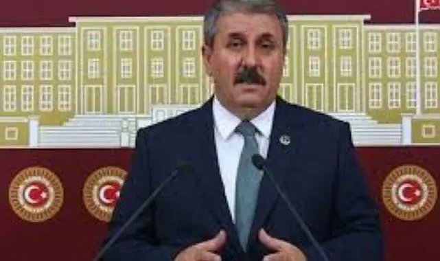 Muhsin Yazıcıoğlu’nun Mirası: Mustafa Destici’nin BBP Liderliğindeki Zorlu Yolculuğu