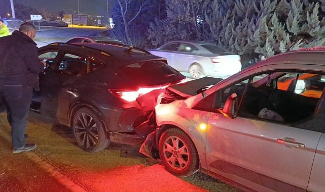 Bursa’da hafif ticari araç ile cip çarpıştı! Yaralılar var