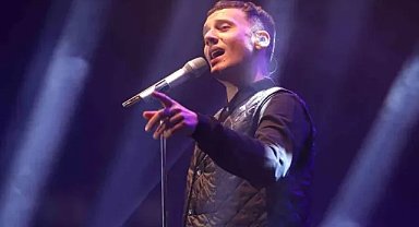 Şarkıcı Edis Görgülü havalimanında gözaltına alındı