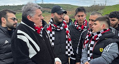 Serdar Adalı taraftarla birlikte maça geldi!