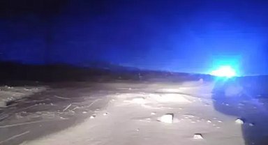 Tünel girişine çığ düştü: Yol ulaşıma kapandı