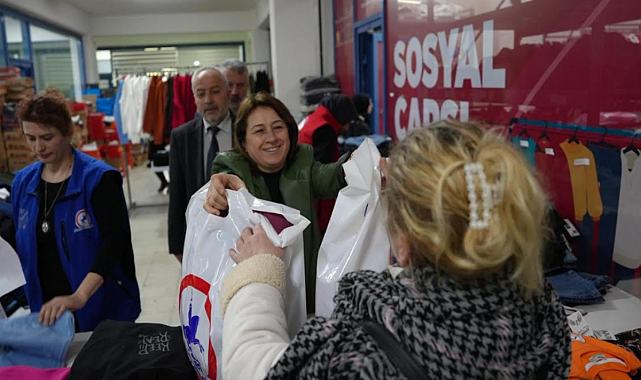 1800 çocuğa bayramlık dağıtıldı