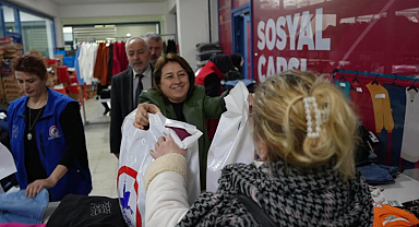 1800 çocuğa bayramlık dağıtıldı