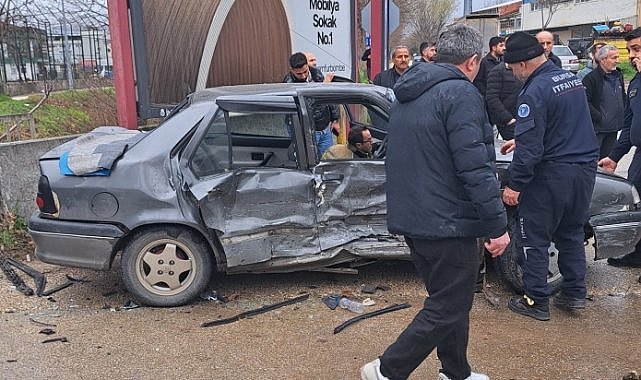 2 aracın karıştığı kazada 4’ü çocuk 9 kişi yaralandı