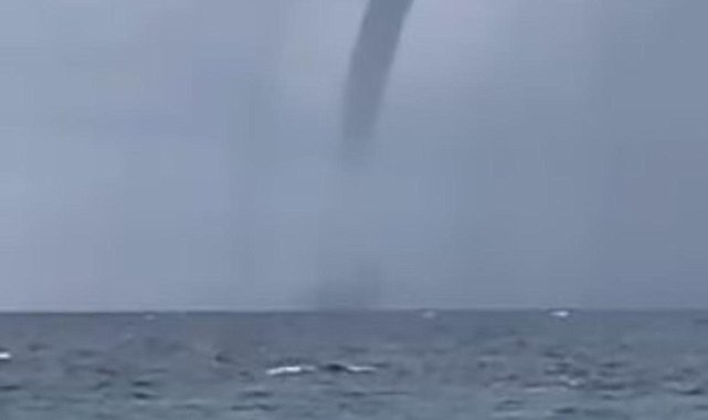 Antalya’da korkutan hortum karaya ulaşmadan kayboldu