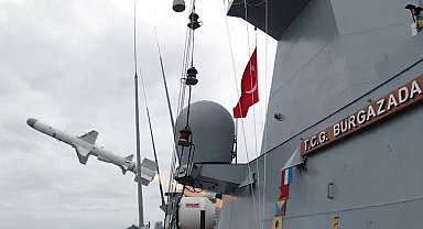 ATMACA gemisavar füzesi, hedefi tam isabetle vurdu