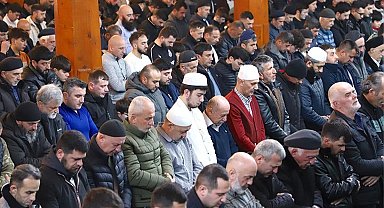 Azerbaycan’da bayram namazı kılındı