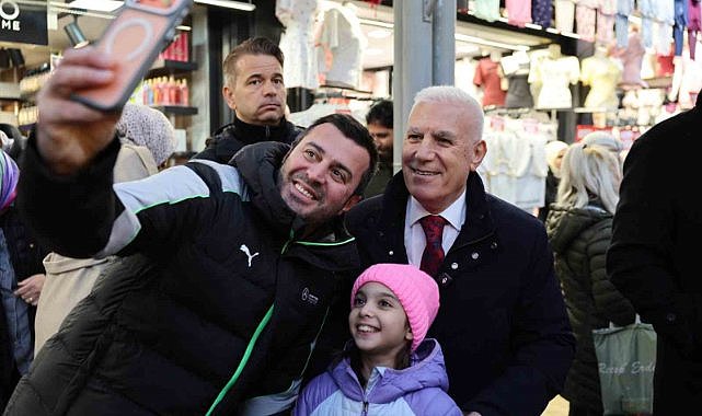 Başkan Bozbey çarşı esnafıyla bayramlaştı