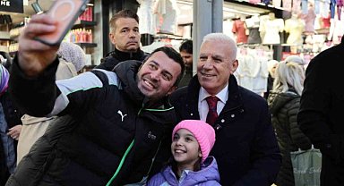 Başkan Bozbey çarşı esnafıyla bayramlaştı