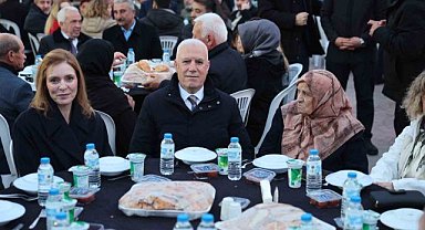 Başkan Bozbey kendi mahallesinde komşularıyla iftar yaptı