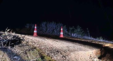 Bilecik’te yağış nedeniyle köy yolu çöktü