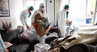 Bir daireden 4 kamyon çöp çıktı