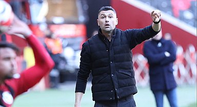 Burak Yılmaz'dan istifa tepkilerine yanıt! 'Bu iş korkakların işi değil'