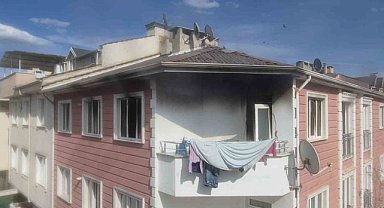 Bursa’da 3 katlı binada yangın: Zehirlenen yaşlı kadının durumu ağır