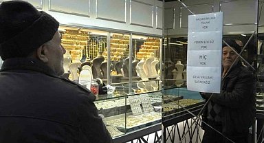 Bursa’da altın hücumu! Kuyumcuda dikkat çeken yazı