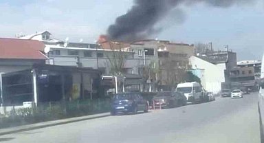 Bursa’da çatı katı alevlere teslim oldu