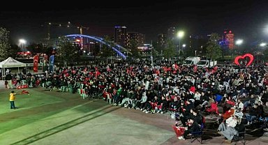 Bursa’da dev ekranda milli coşku