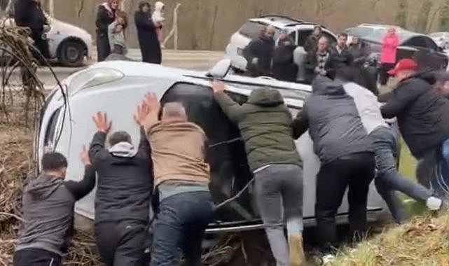 Bursa’da feci kaza: Araç takla attı