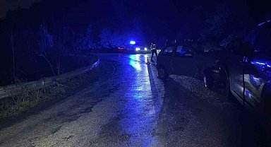 Bursa’da iki otomobil çarpıştı: 1 kişi yaralandı, 11 aylık bebek faciadan döndü