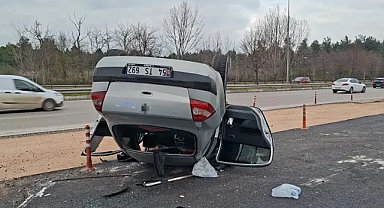 Bursa'da kontrolden çıkan otomobil takla attı