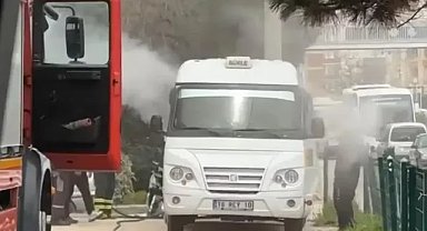 Bursa'da minibüs alev aldı!