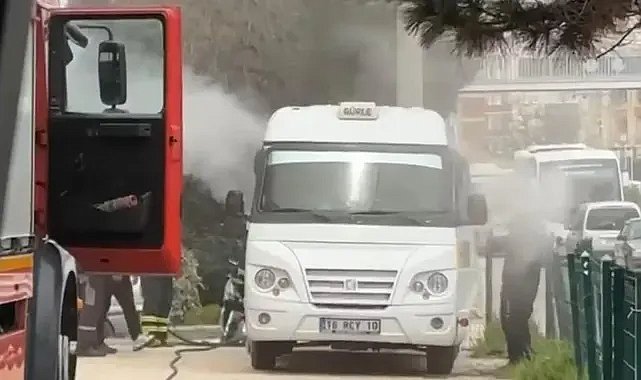 Bursa'da minibüs alev aldı!