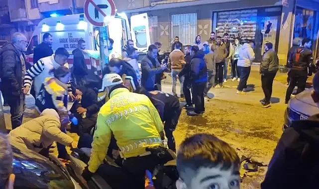 Bursa'da motosiklet otomobille çarpıştı! 2 yaralı!