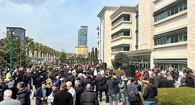 CHP Bursa'dan akşam için çağrı! Saat 19.00'da Büyükşehir önünde toplanılacak...