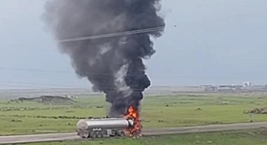 Cizre’de seyir halindeki tır alev topuna döndü