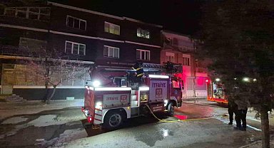 Eskişehir’de gece yangın paniği! 1’i bebek 3 yaralı