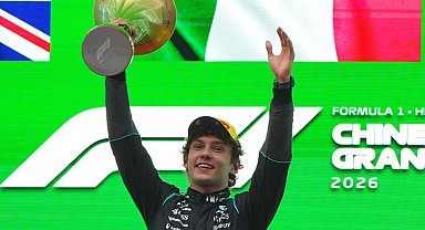 Formula 1 Çin Grand Prix'sinde Kimi Antonelli'den tarihi zafer