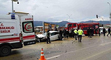 Gaziantep’te tır ile otomobil çarpıştı: 2 yaralı
