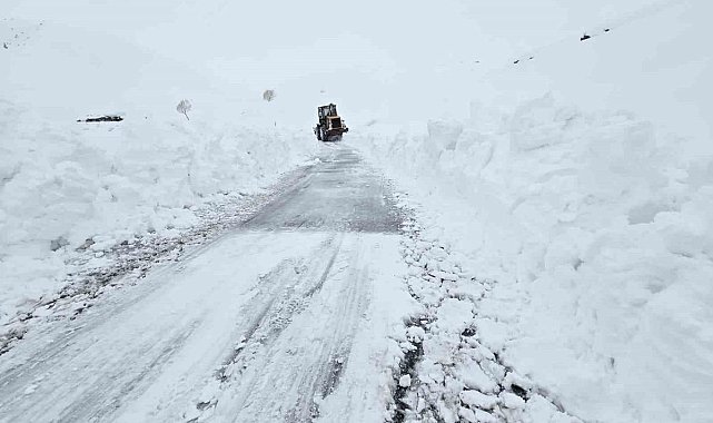 Hakkari’de 13 köy ve 32 mezra yolu ulaşıma kapandı