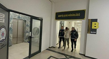 İçinde altın bulunan çelik kasayı çaldı, polis evinde yakaladı