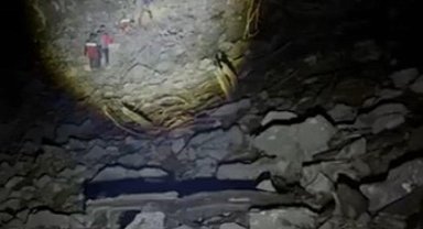 Kahramanmaraş'ta mahsur kalan 8 dağcı kurtarıldı