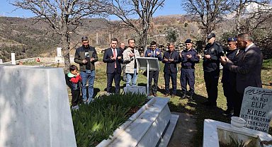 Karacasulu Şehit Kirez mezarı başında anıldı