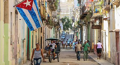 Küba'dan ABD'ye karşı direniş mesajı: Saldırgan sarsılmaz bir dirençle karşılaşacak