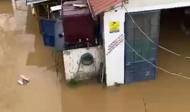 Kuraklığın ardından gelen sağanak İznik’i vurdu