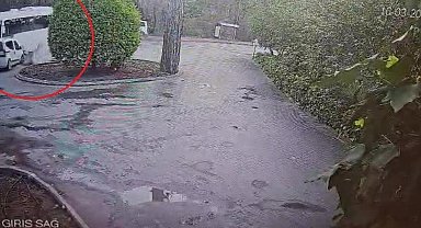 Manavgat’ta servis otobüsü ile hafif ticari araç çarpıştı