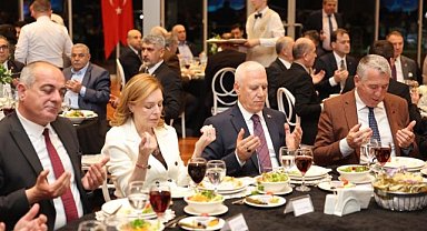 Mecliste su için tartıştılar, iftarda aynı sofrada buluştular