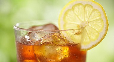 Neredeyse her evde var ama riskli! Gençlerde kaygıyı artıran içecekler