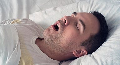 Ölümcül tehlike yatak odanızda! Horlamayı hafife almayın