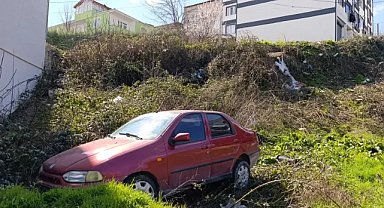 Otomobilin şarampole uçması sonucu baba ve oğlu yaralandı