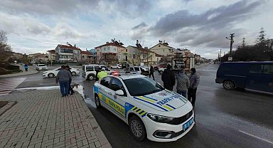 Otomobille hafif ticari araç çarpıştı: 1 yaralı