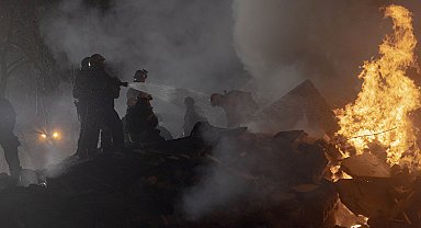 Rusya gece boyunca vurdu: 7 ölü