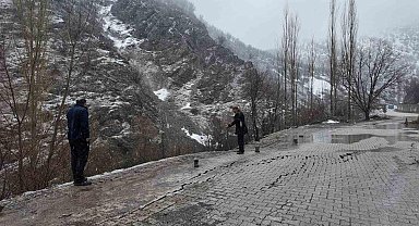 Sağanak nedeniyle köyün bir bölümü çöktü! Evler boşaltıldı