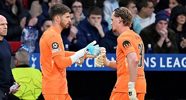 Şampiyonlar Ligi’nde Antonin Kinsky kabusu yaşadı! 17. dakikada oyundan alındı